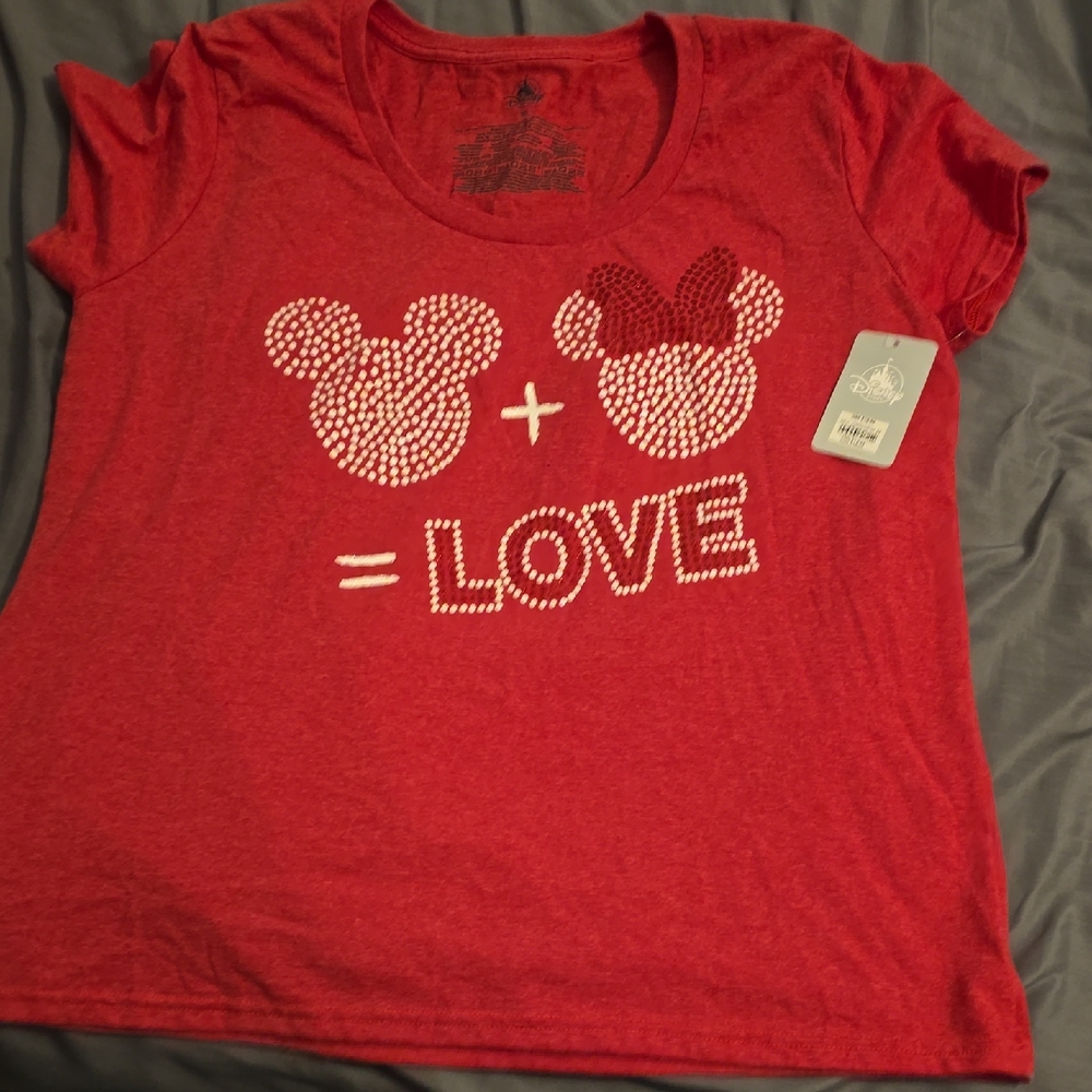 NWT Women's Disney Love T-shirt